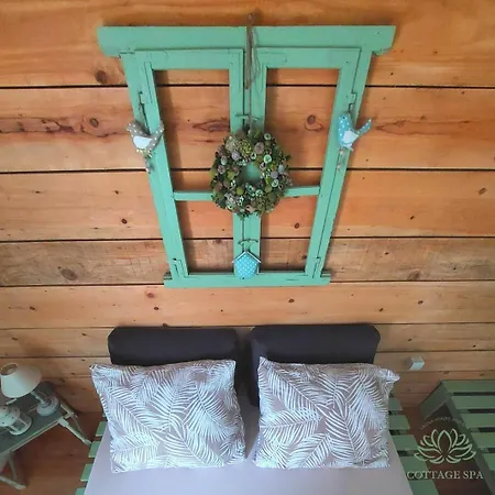 Cottage Spa Ada Bed & Breakfast *